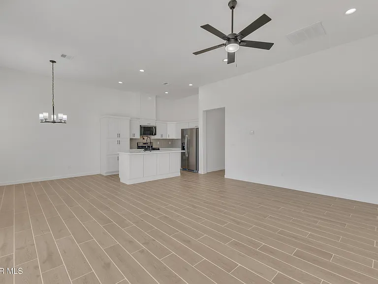 12716 Middlesbrough Ave — Photo 18