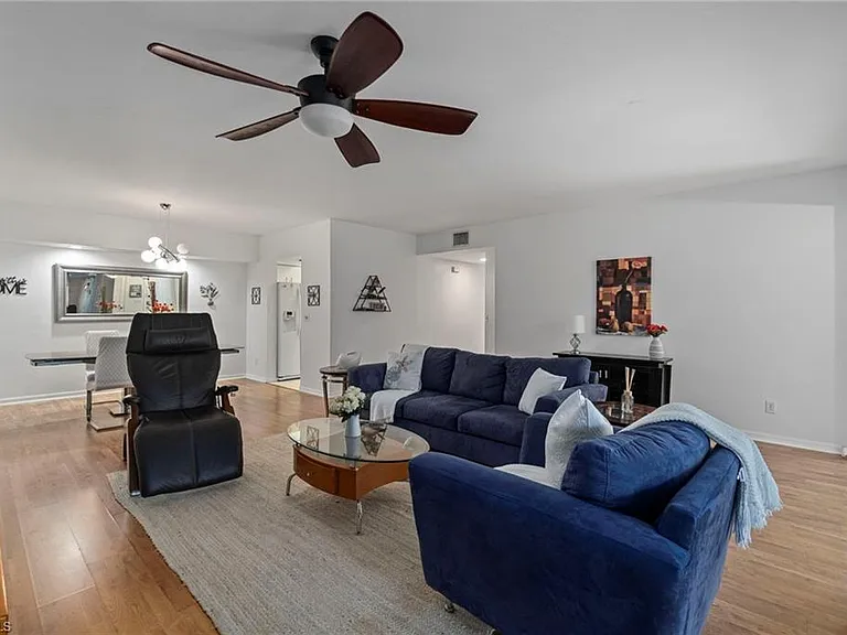 102 Tuscana Ct #901 — Photo 4