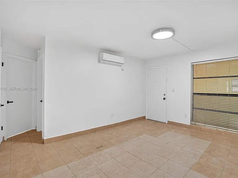 1600 S Le Jeune Rd #9 — Photo 8