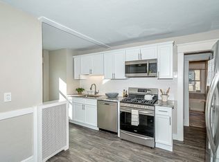 98-100 Carver St, Springfield, MA 01108