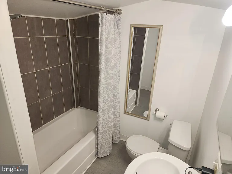 214 Stroud St — Photo 10