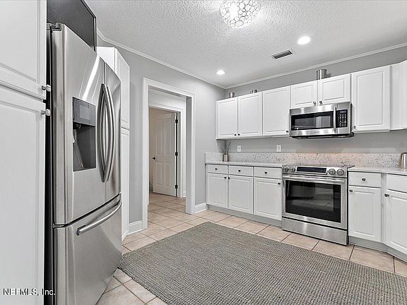 4th image of 200 Bermuda Bay Cir Unit 205