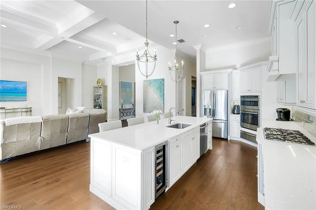 4 bed, 4.5 bath, 3238 sqft, $15,000 — Photo 3
