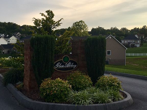 2nd image of 1356 Glen Abbey Way