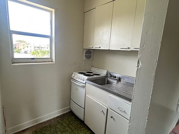 3rd image of 537 18th St APT 206