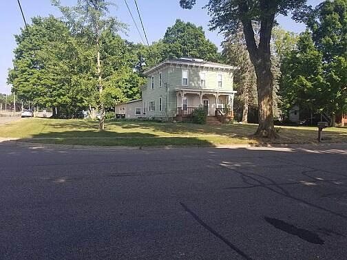 2nd image of 143 N Chicago St