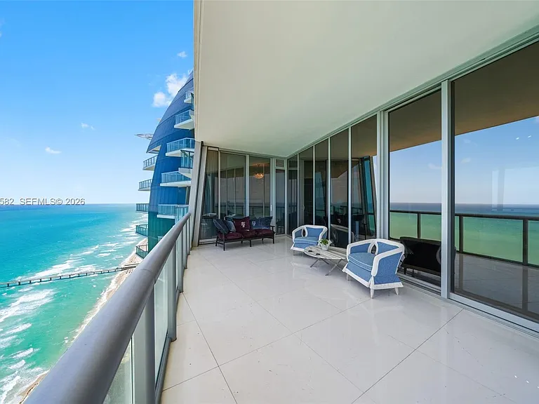 17121 Collins Ave #Penthouse 4406 — Photo 42