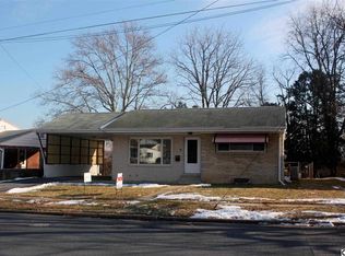 7 William Penn Dr, Camp Hill, PA 17011