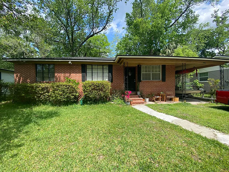 5223 Poppy Dr — Photo 1