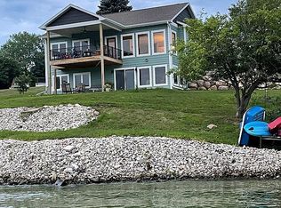 8109 Oak Ridge Dr, Dexter, IA 50070