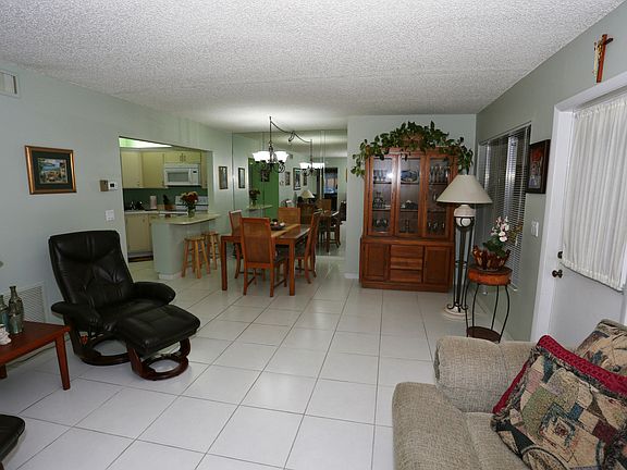 5th image of 420 Pine Glen #A-1