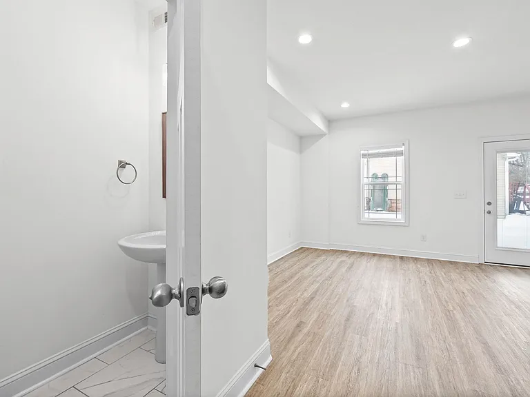 405 Shelby St #H — Photo 9