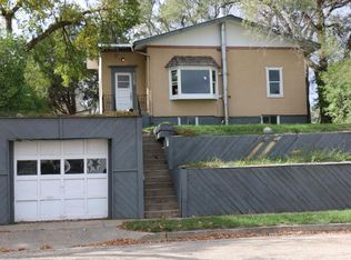 309 3rd St NW, Watford City, ND 58854