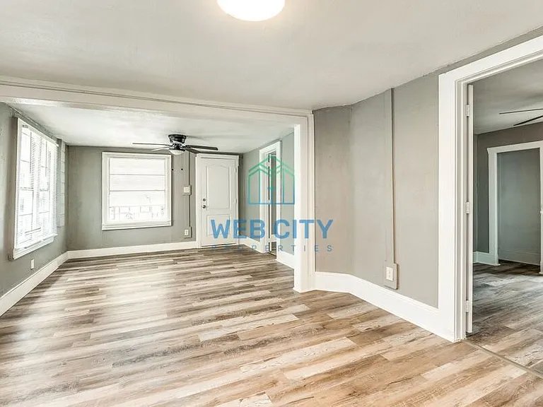 3907 Roberts Ave — Photo 3