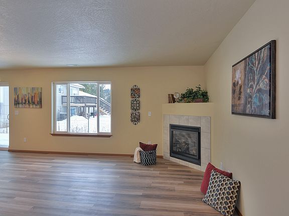 2nd image of 13907 E Broad Ln