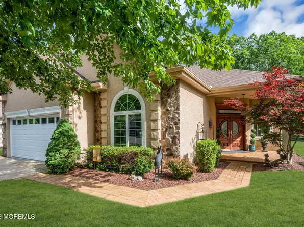 6 Sunningdale Court, Jackson, NJ 08527