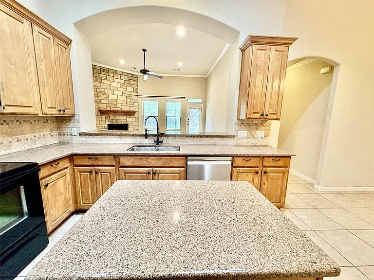 15210 Falcon Dr — Photo 7