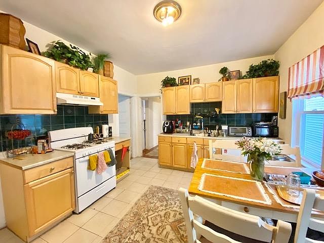 1st image of 34 Darling St #2