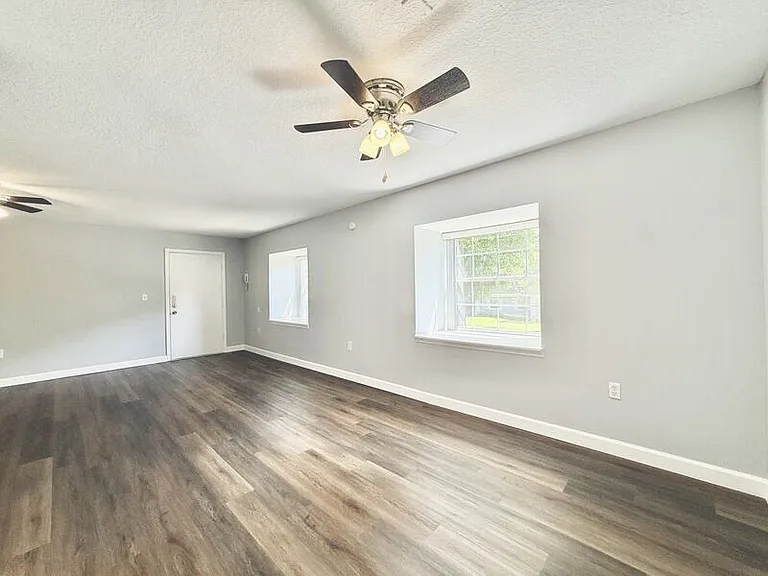 1712 Belleair Forest Dr #D — Photo 12