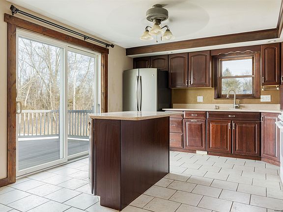 3rd image of 11 Polyana Place