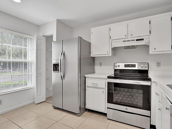 3rd image of 7084 Woodmont Avenue
