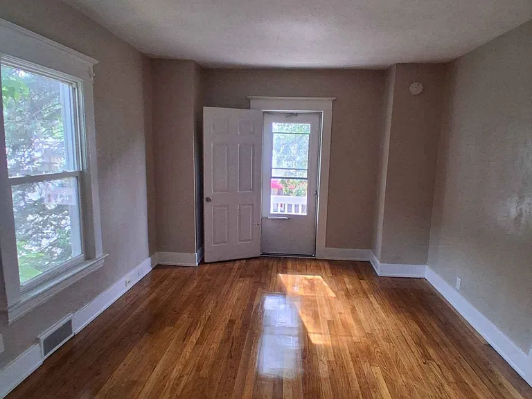 804 College Ave NE #804 — Photo 5