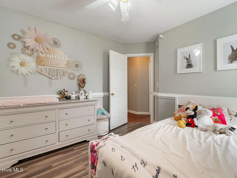 183 Bridlewood Dr — Photo 25