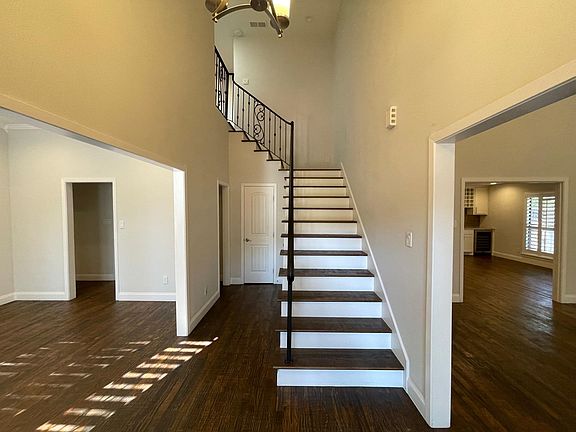 2nd image of 1022 Alamo Dr