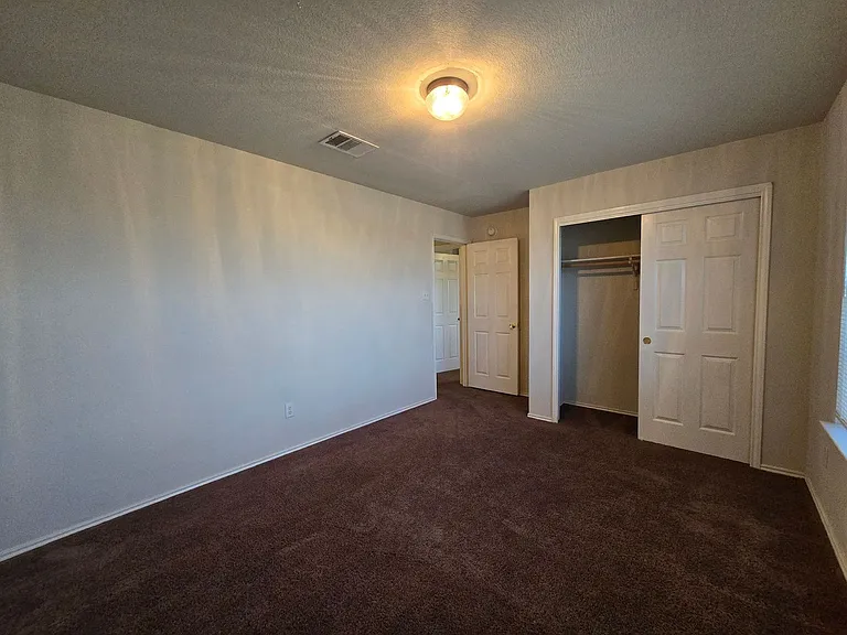 4708 Golden Gate Dr — Photo 23