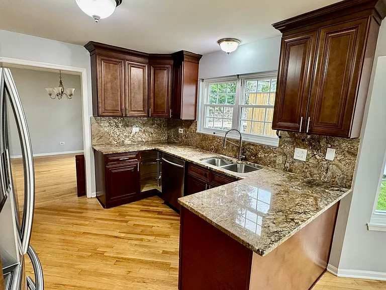 914 Sweetflower Dr — Photo 4