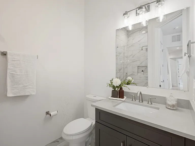 4517 Munger Ave #101 — Photo 31