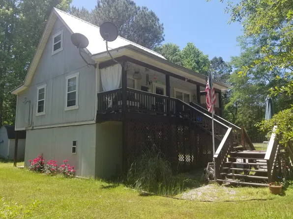 677 Humphries Cove Rd, West Point, MS 39773