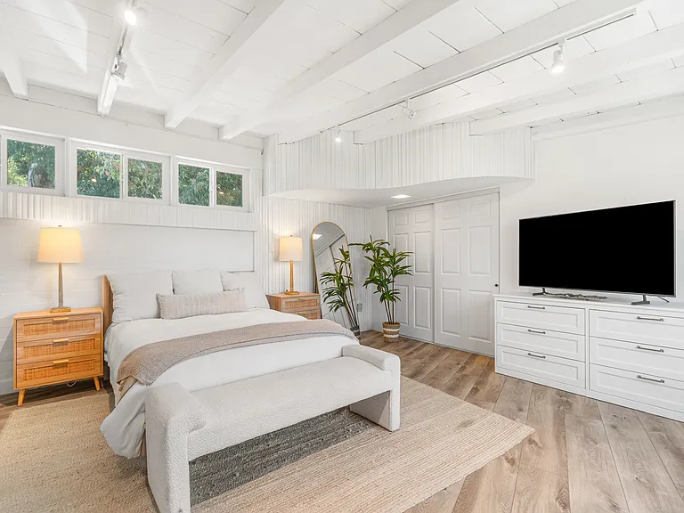 2840 Amby Pl — Photo 29