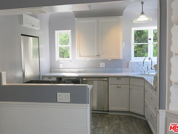 5th image of 12135 Hollyglen Pl