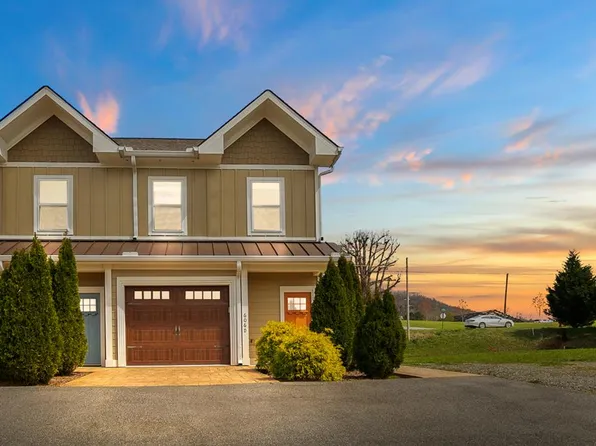 606D Waterview Dr, Hiawassee, GA 30546