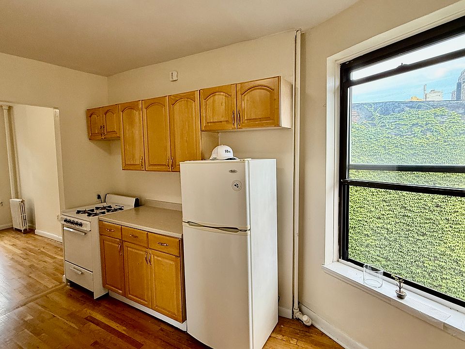1st image of 239 W 15th St APT 4RE