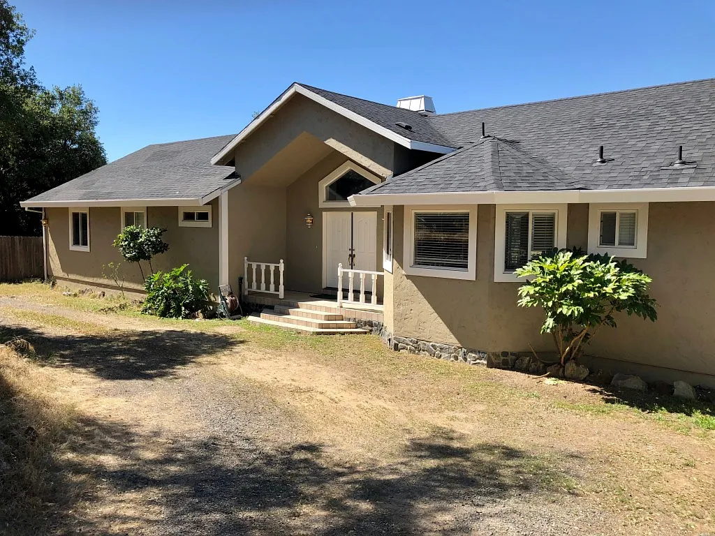3219 Trevor Rd photo 1