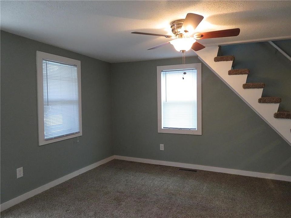 2402 S 10th St, Saint Joseph, MO 64503 Zillow