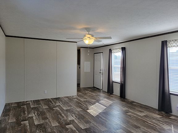 5th image of 38000 Le Chateau Blvd #423