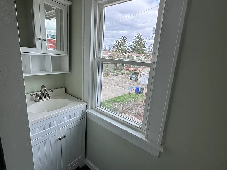 800-804 Thomas Rd — Photo 16