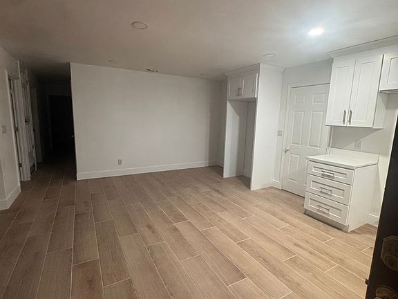 2nd image of 607 Libby Ln #2