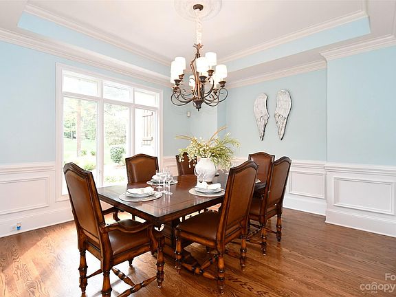 4th image of 176 Brownstone Dr