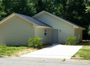 51 Liberty St, Hawkinsville, GA 31036
