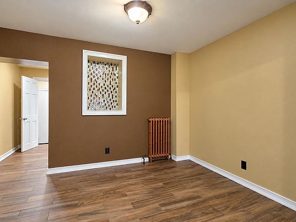 5th image of 611 E Thayer St