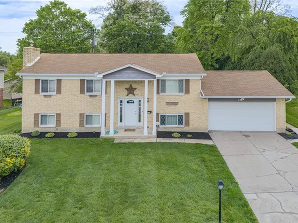 812 Twin Oaks Dr, Dayton, OH 45431