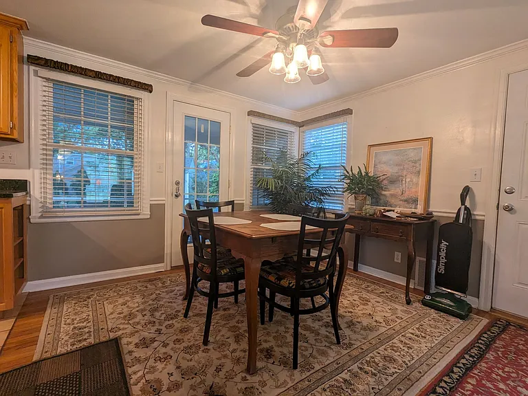 4221A Oxford Rd #A — Photo 6