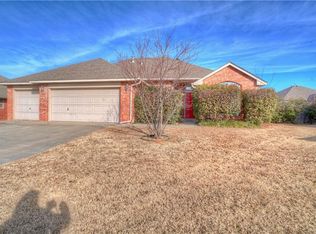 2617 SE 94th Cir, Moore, OK 73160