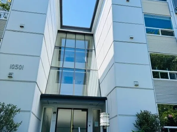 10501 8th Avenue NE #206, Seattle, WA 98125