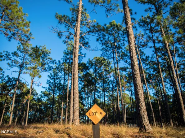 145 Pixie Moss Ln, Southern Pines, NC 28387