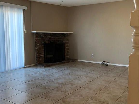 2nd image of 2033 Wengert Ave